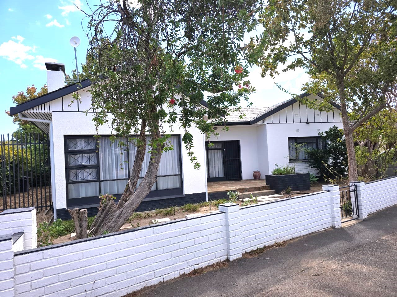 4 Bedroom Property for Sale in Denneburg Western Cape